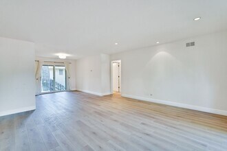 104 Lyell St in Los Altos, CA - Building Photo - Building Photo