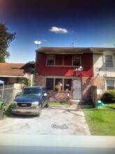 7877 Gallahad St in Houston, TX - Building Photo - Building Photo