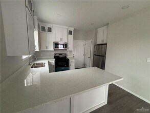 905 Deluxe St in Alamo, TX - Building Photo - Building Photo
