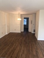 217 Alexandria Way in Basking Ridge, NJ - Building Photo