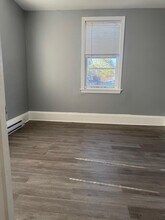 168 Warren Ct in Lowell, MA - Building Photo - Building Photo