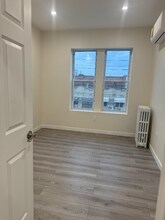 199-14 32nd Ave in Queens, NY - Foto de edificio - Building Photo