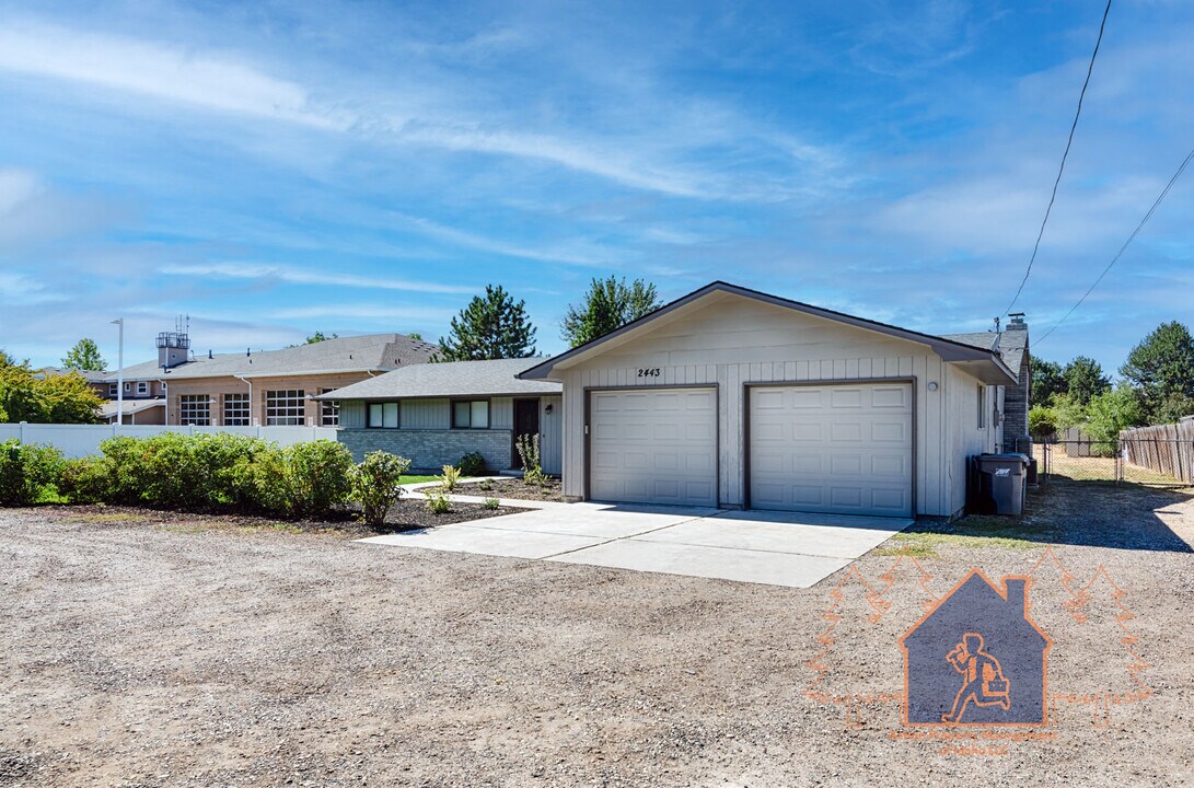 2443 S Five Mile Rd in Boise, ID - Building Photo