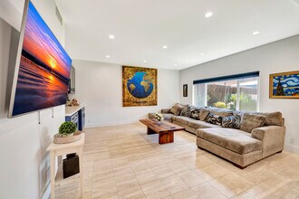 14916 Hesby St in Los Angeles, CA - Building Photo - Building Photo