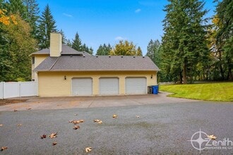 12216 NE 158th St in Brush Prairie, WA - Building Photo - Building Photo