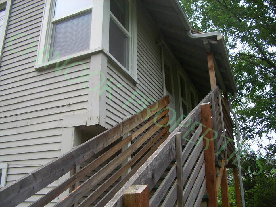 128 W 14th Ave in Eugene, OR - Building Photo