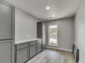 6917 Woodridge Ave in Oklahoma City, OK - Building Photo - Building Photo