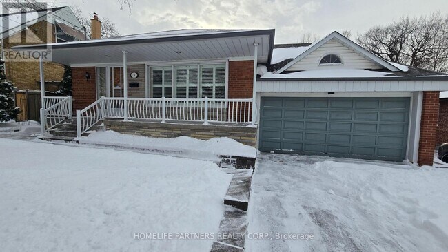 3 Ridge Point Crescent in Toronto, ON - Building Photo - Building Photo