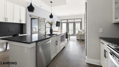 2550 Blackmon Dr in Decatur, GA - Foto de edificio - Building Photo