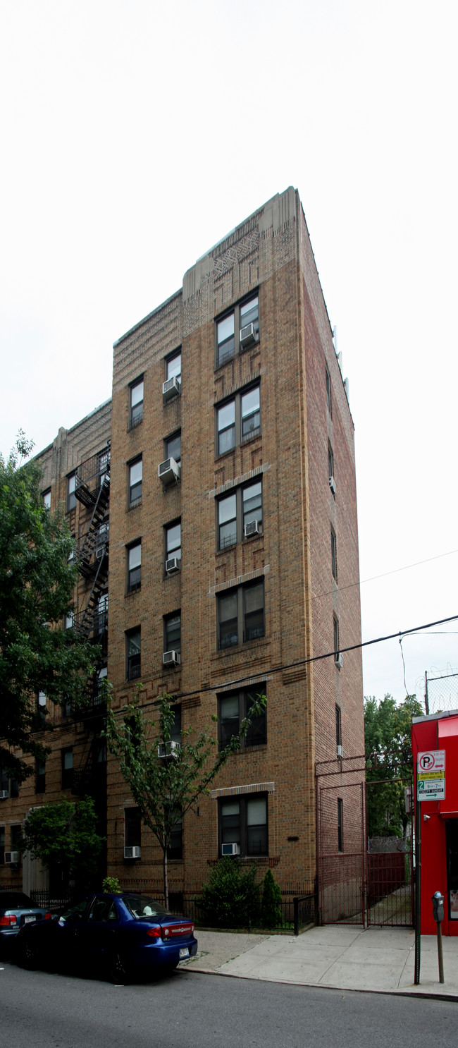 63-45 Wetherole St in Rego Park, NY - Building Photo - Building Photo