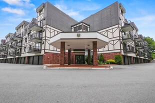 846 Broadway in Saugus, MA - Building Photo