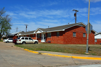 Adair Apartments in Norman, OK - Building Photo - Building Photo