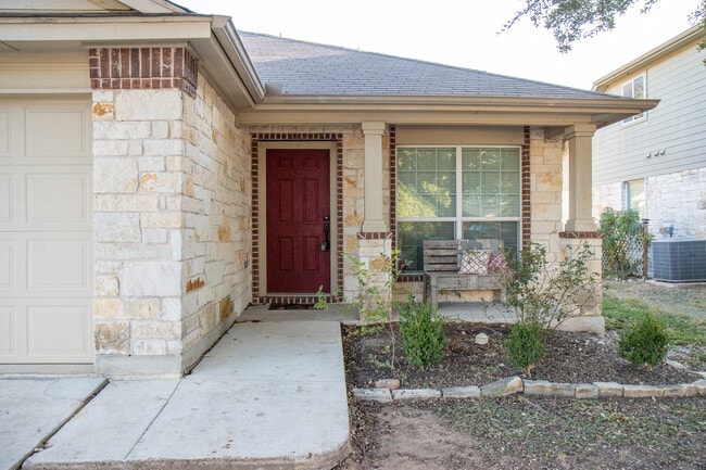 2808 Granite Cove in New Braunfels, TX - Foto de edificio - Building Photo
