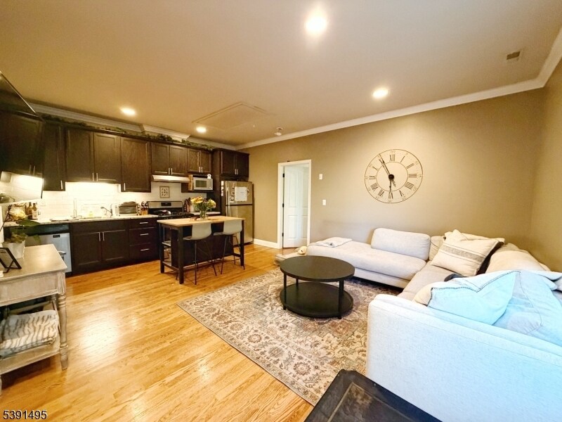12 Clinton Ln in Morristown, NJ - Building Photo