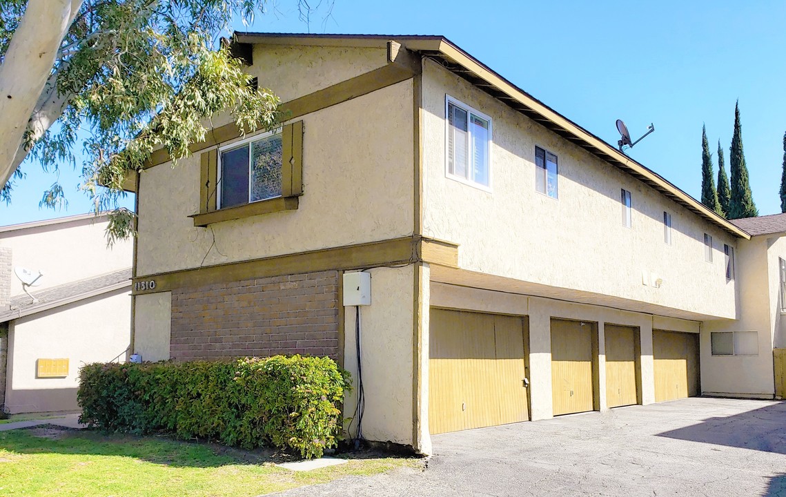 11310 La Mirada Blvd in Whittier, CA - Building Photo