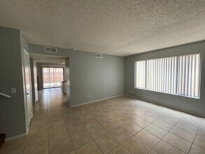 44 Sirnoble St in Las Vegas, NV - Building Photo - Building Photo
