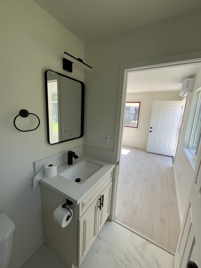 14629 Haynes St in Van Nuys, CA - Building Photo - Building Photo