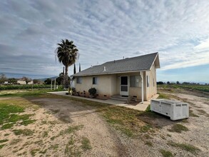 6030 S Frankwood Ave in Reedley, CA - Building Photo - Building Photo