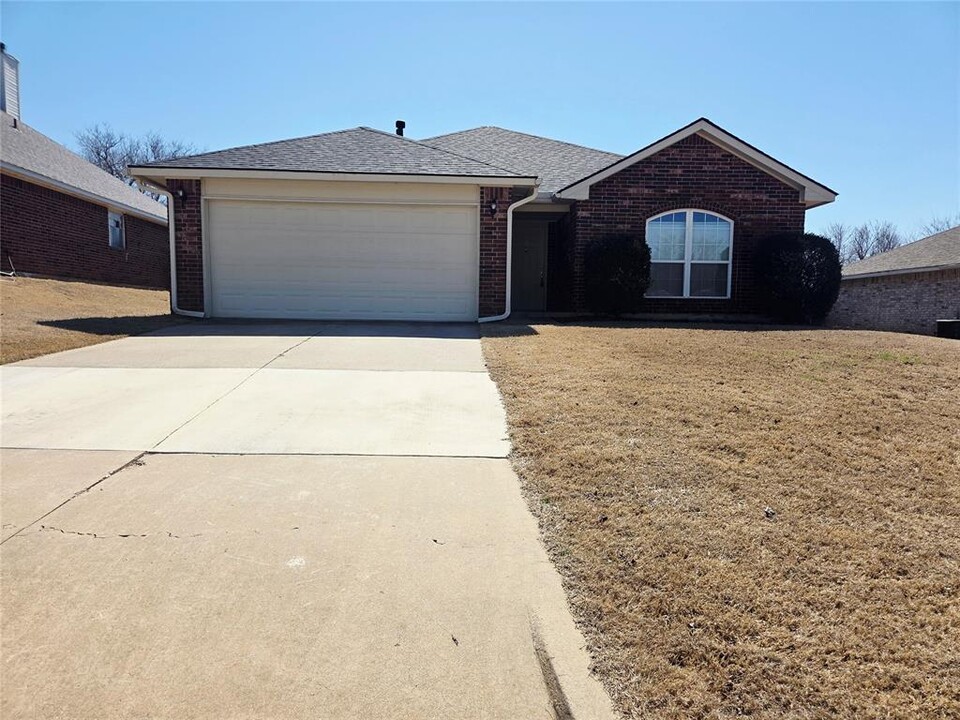 708 Bent Tree Rd in Noble, OK - Foto de edificio