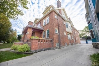 114 Ashland Ave in Buffalo, NY - Building Photo - Building Photo