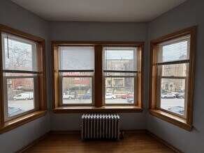 6956 N Ashland Ave, Unit 302 in Chicago, IL - Building Photo - Building Photo