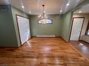 81 S Maple Ave in Springfield, NJ - Building Photo - Building Photo