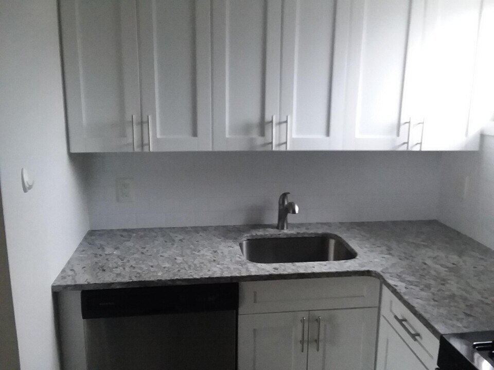 1634 Maple St, Unit 2 in Fort Lee, NJ - Building Photo
