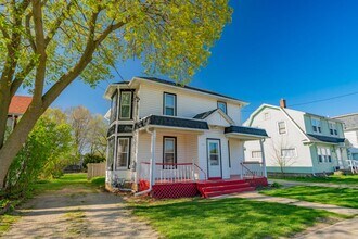 427 Vernal Ave in Milton, WI - Building Photo - Building Photo