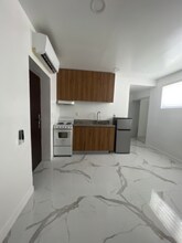 2175 NE 171 St in North Miami Beach, FL - Building Photo - Building Photo