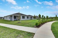 8901 Dahlia Cir in Port St. Lucie, FL - Foto de edificio - Building Photo