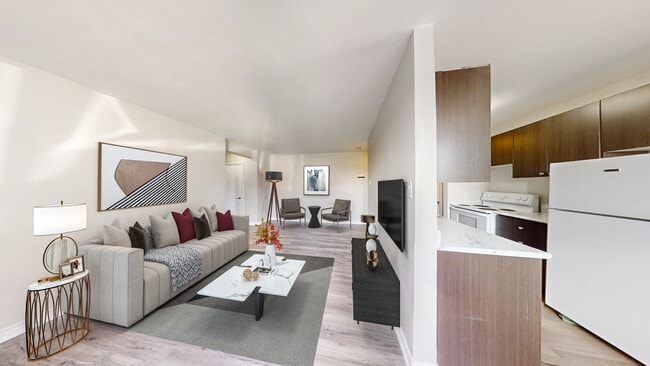 73 Lovilla Blvd in Toronto, ON - Building Photo - Building Photo