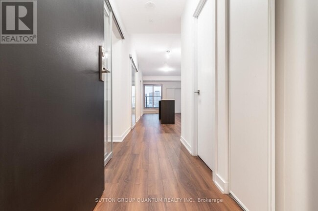 2433 Dufferin St in Toronto, ON - Building Photo - Building Photo
