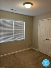 1041 W Barton St, Unit N in Greensboro, NC - Foto de edificio - Building Photo