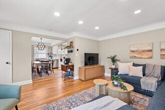 6536 Lawnwood Ave in Parma Heights, OH - Building Photo - Building Photo