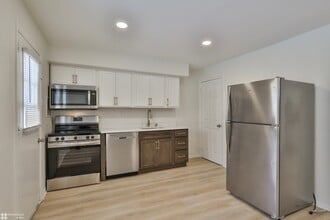 Pine Grove Townhomes in Hatboro, PA - Foto de edificio - Building Photo