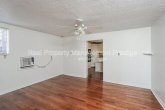 118 Anita St in La Marque, TX - Building Photo - Building Photo