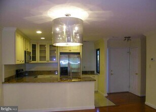 1650 Westwind Way in McLean, VA - Building Photo - Building Photo