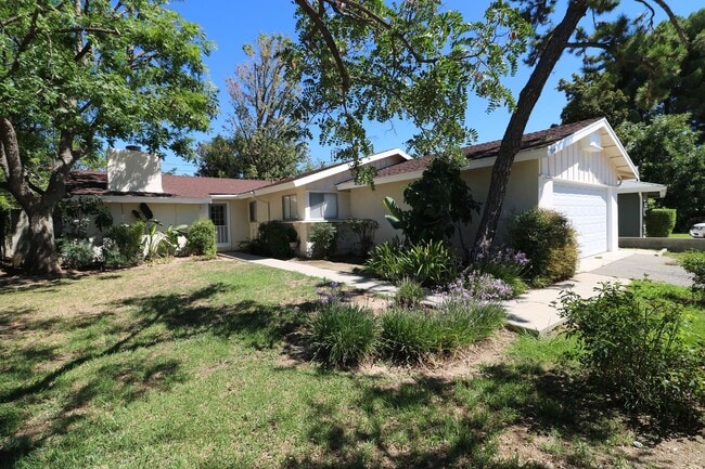 9344 Geyser Ave in Los Angeles, CA - Building Photo - Building Photo