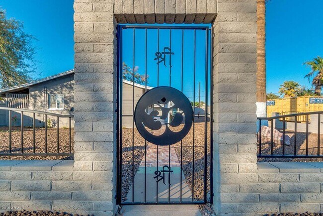 1838 E Oak St, Unit 1