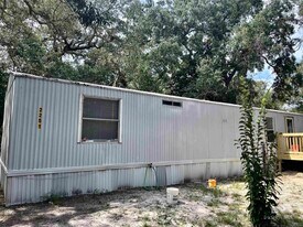 2251 Henrietta Fulford Pl in Gulf Shores, AL - Building Photo
