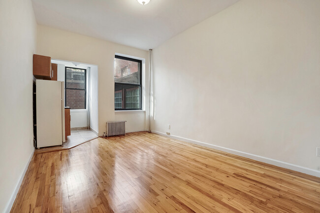 78th Street Apartments in New York, NY - Building Photo - Building Photo