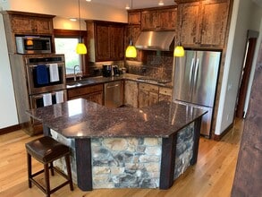 24245 Hewett Rd in Juliaetta, ID - Building Photo - Building Photo