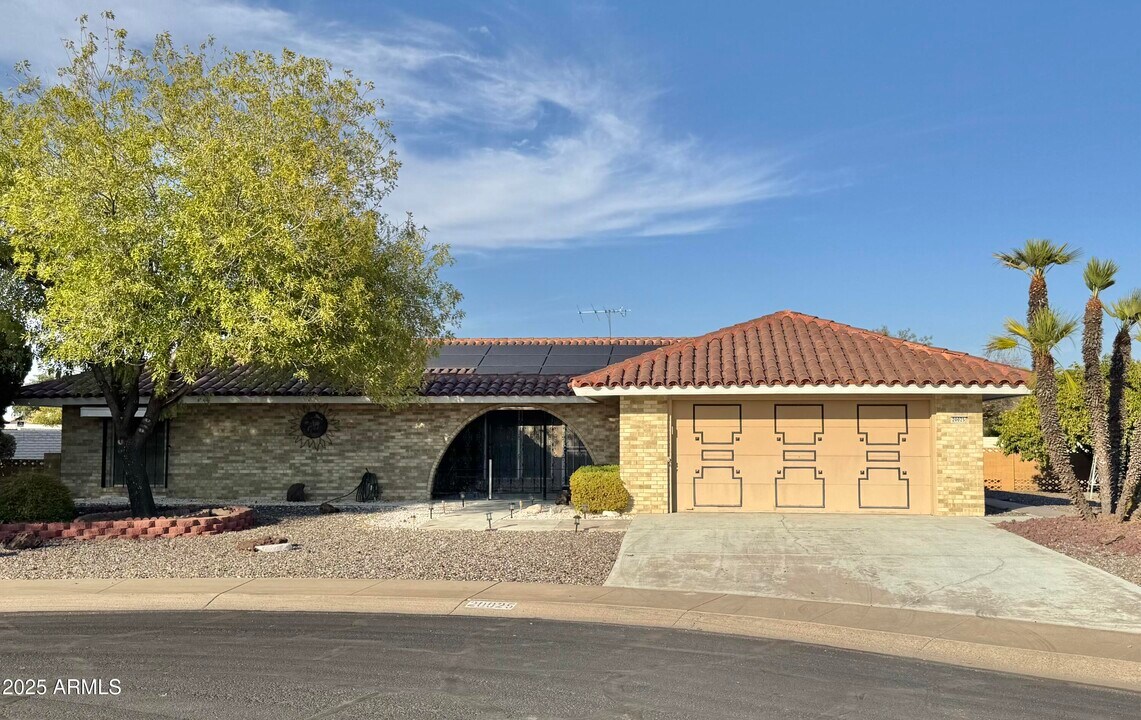 20025 N Mustang Ct in Sun City, AZ - Building Photo