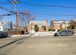 298 Newark Ave in Union, NJ - Foto de edificio - Building Photo