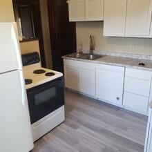 416 N 6th St, Unit A in Manitowoc, WI - Building Photo - Building Photo
