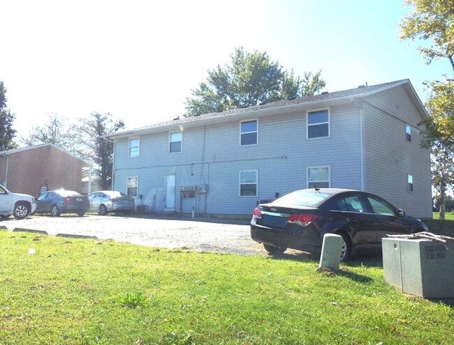46 Bellevue Dr in Collinsville, IL - Building Photo - Building Photo
