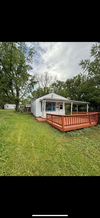 1253 E Lawrence St in Decatur, IL - Building Photo