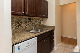 5820 N Sheridan Rd in Chicago, IL - Building Photo - Building Photo