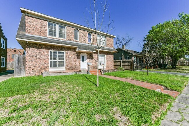 2505 Isabella St photo'