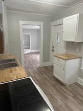 2300 NE Madison St in Minneapolis, MN - Building Photo - Building Photo